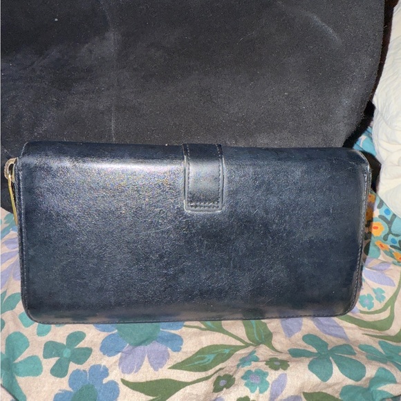 Saint Laurent Y-Ligne leather clutch in black with gold hardware Pretty! - Picture 2 of 12